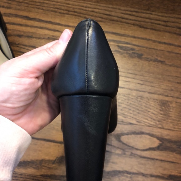 SALE!! EUC Ann Taylor leather heels - Picture 5 of 10